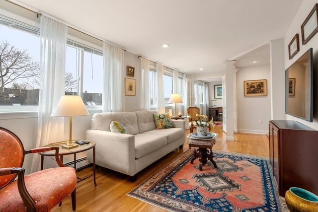 10 Chester St 7, Cambridge, MA 02140