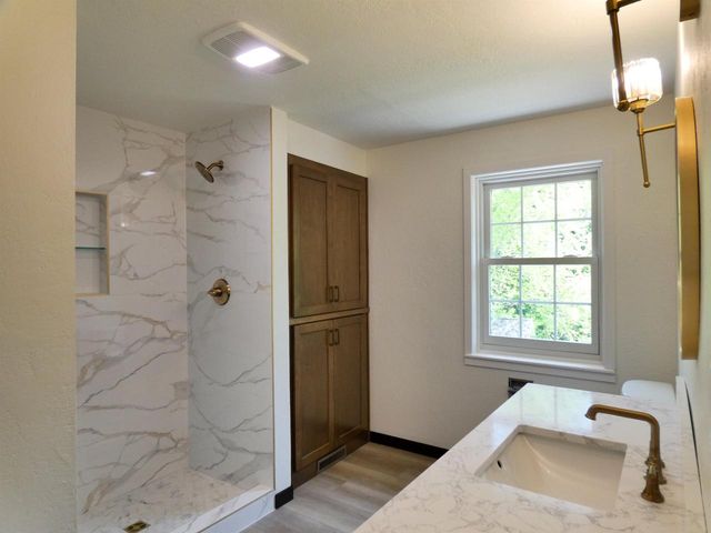 455 BIALOZYNSKI ROAD, Pulaski, WI 54162