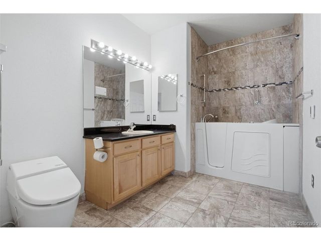 8948 Fox Dr 4-104, Denver, CO 80260