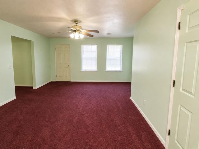 1801 Coe Road, Pinehurst, TX 77362