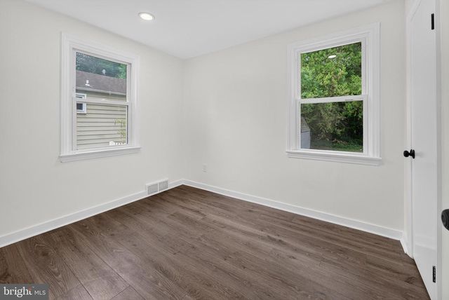 10 BERGEN AVE, Voorhees, NJ 08043