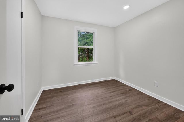 10 BERGEN AVE, Voorhees, NJ 08043