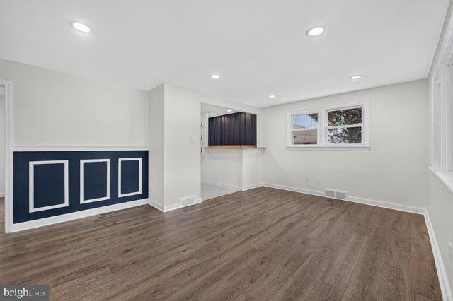 10 BERGEN AVE, Voorhees, NJ 08043