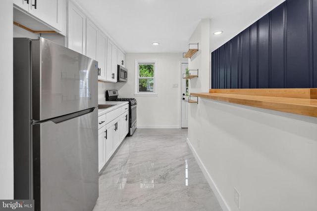 10 BERGEN AVE, Voorhees, NJ 08043