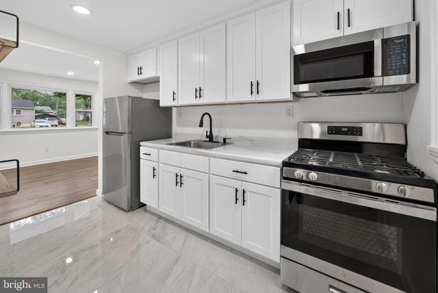 10 BERGEN AVE, Voorhees, NJ 08043