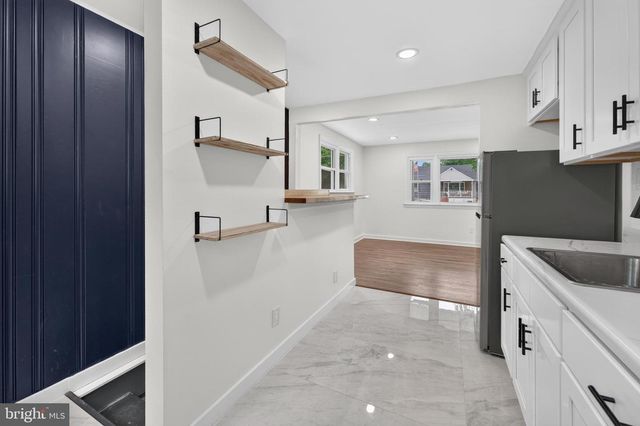 10 BERGEN AVE, Voorhees, NJ 08043