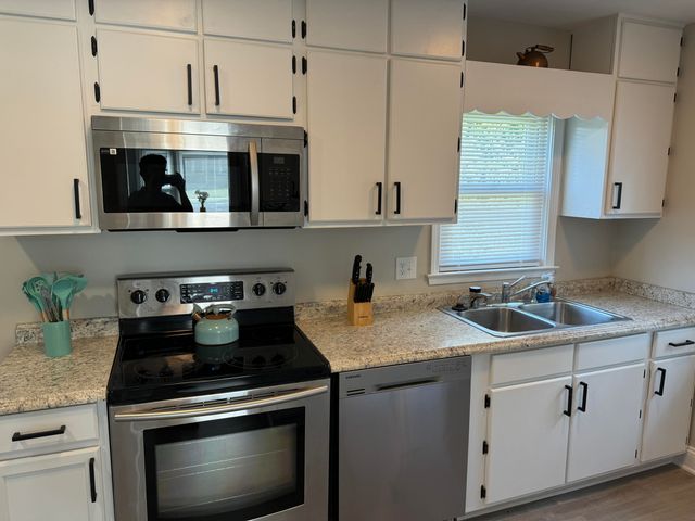 1811 Fareham RD, Roanoke, VA 24015