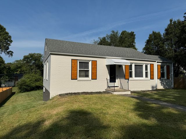1811 Fareham RD, Roanoke, VA 24015