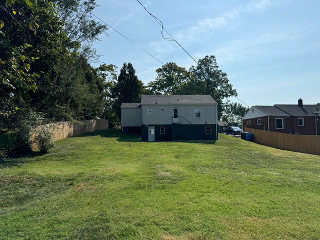 1811 Fareham RD, Roanoke, VA 24015