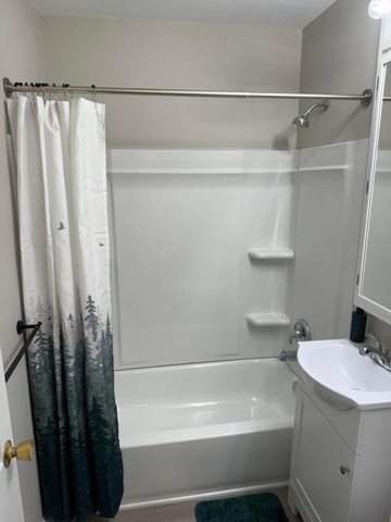 1811 Fareham RD, Roanoke, VA 24015