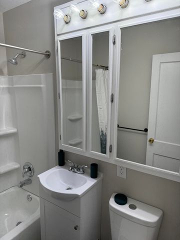 1811 Fareham RD, Roanoke, VA 24015