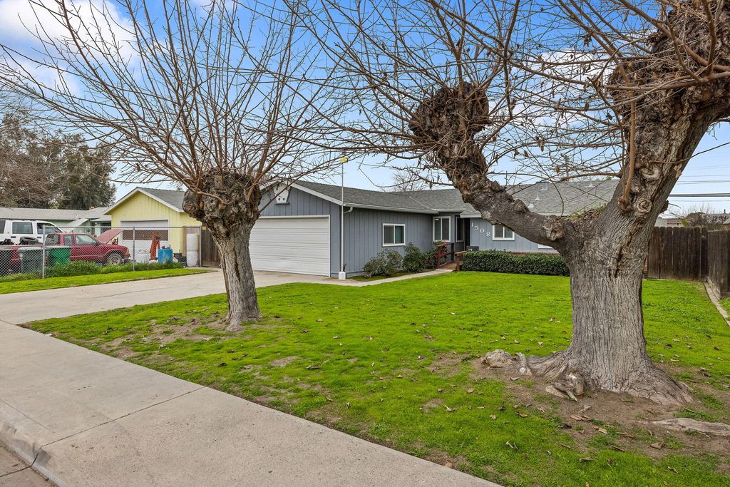 1508 Claire Avenue, Corcoran, CA 93212