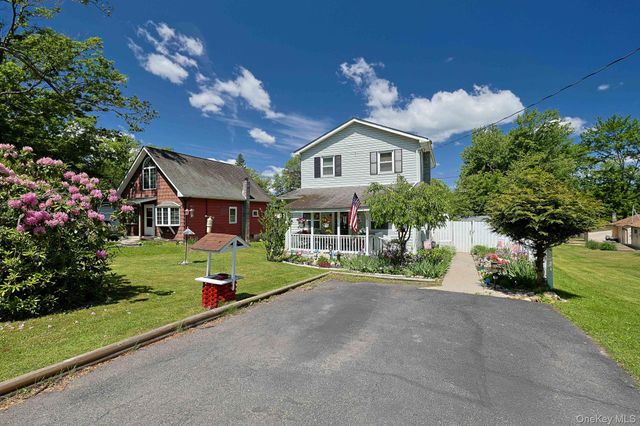 18 Sunset Trail, Pine Bush, NY 12566