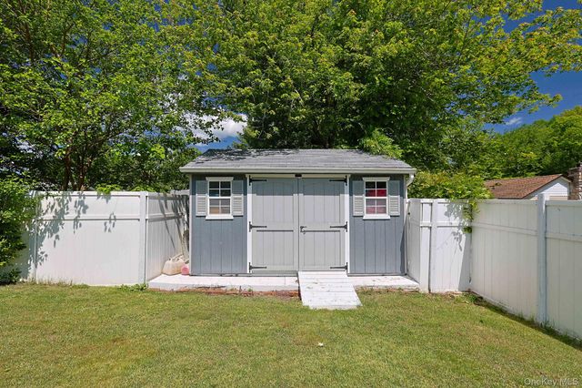 18 Sunset Trail, Pine Bush, NY 12566