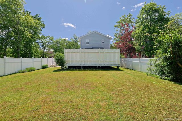 18 Sunset Trail, Pine Bush, NY 12566