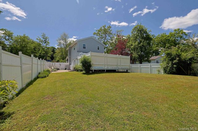 18 Sunset Trail, Pine Bush, NY 12566