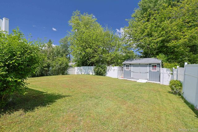 18 Sunset Trail, Pine Bush, NY 12566