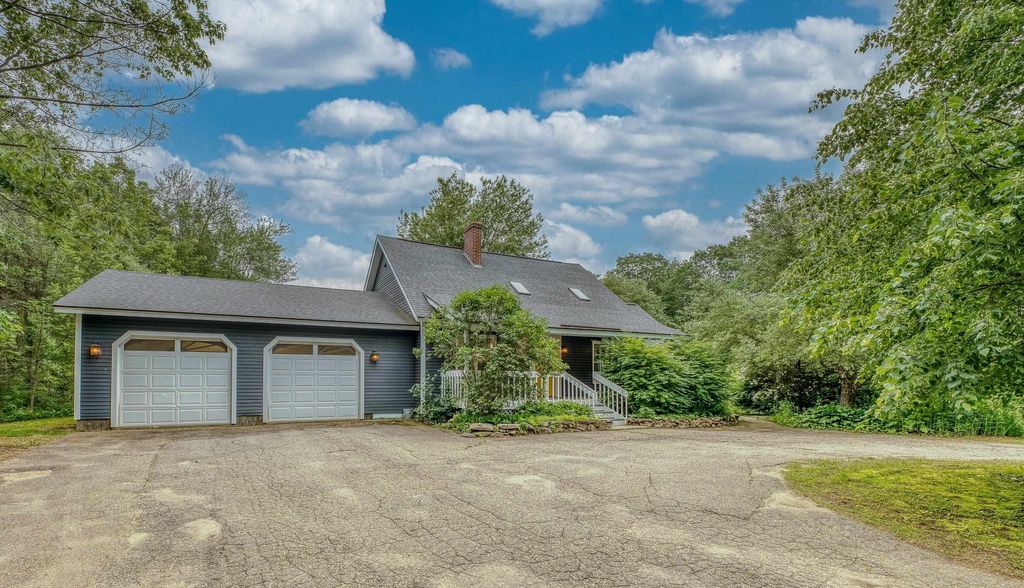 25 Ta Da Dump Road, Holderness, NH 03245