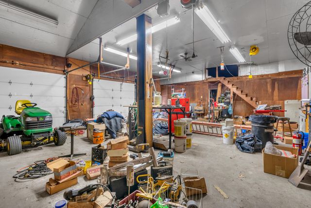 1809 W 900 N, Wheatfield, IN 46392