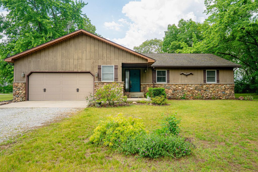 1809 W 900 N, Wheatfield, IN 46392
