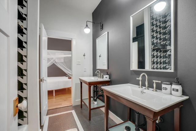 371 S Ring Road, Waxahachie, TX 75165