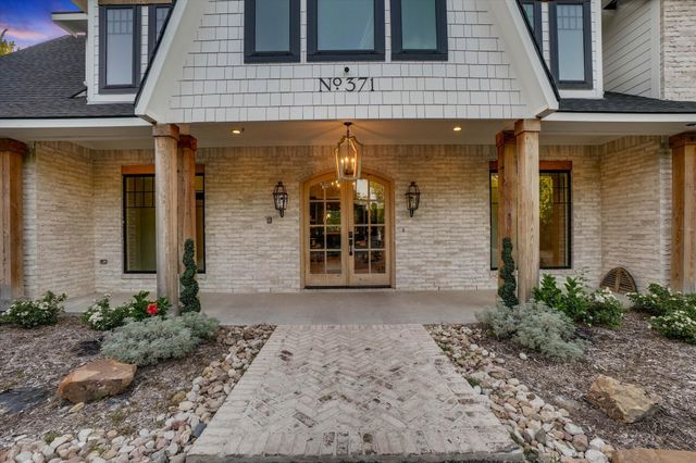 371 S Ring Road, Waxahachie, TX 75165