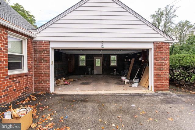 1569 COUNTY LINE RD, Bryn Mawr, PA 19010