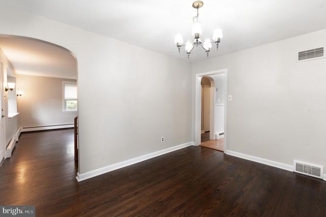 1569 COUNTY LINE RD, Bryn Mawr, PA 19010