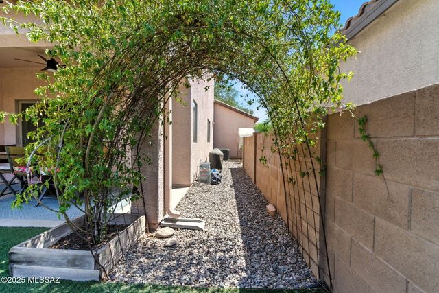 10769 E Sanctuary Ridge Lane, Tucson, AZ 85747
