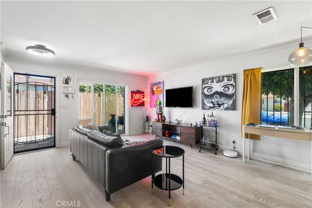 2231 Santa Fe 13, Long Beach, CA 90810