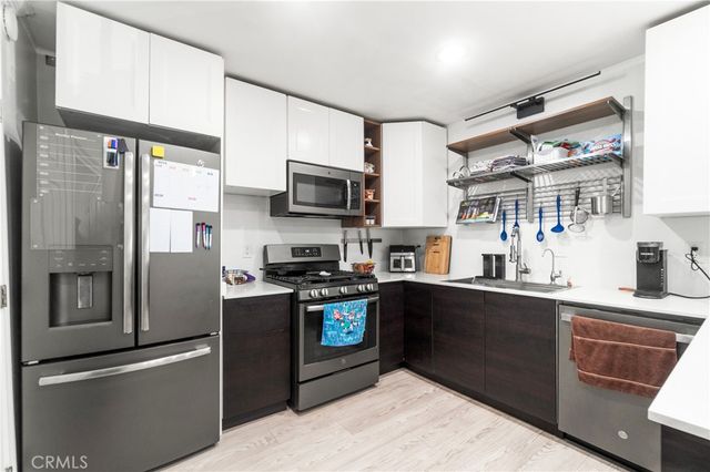 2231 Santa Fe 13, Long Beach, CA 90810