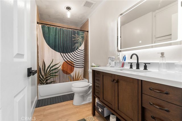 2231 Santa Fe 13, Long Beach, CA 90810