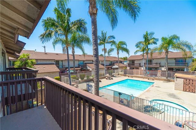 2231 Santa Fe 13, Long Beach, CA 90810