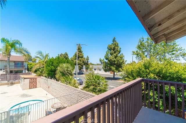 2231 Santa Fe 13, Long Beach, CA 90810
