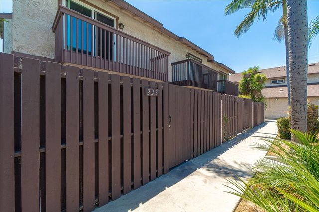 2231 Santa Fe 13, Long Beach, CA 90810