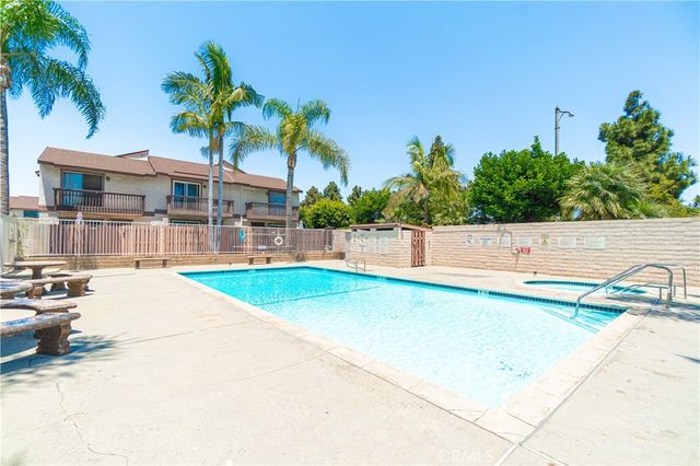 2231 Santa Fe 13, Long Beach, CA 90810