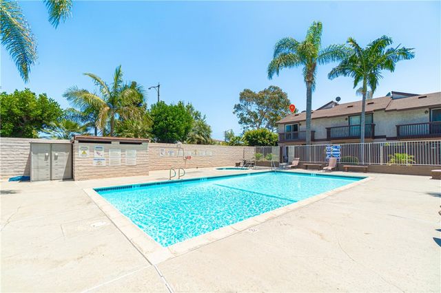 2231 Santa Fe 13, Long Beach, CA 90810