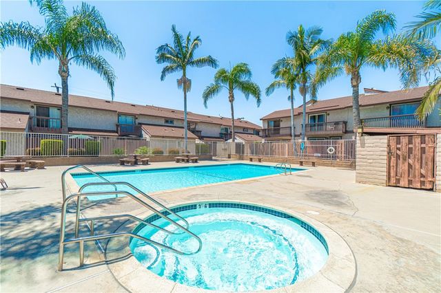 2231 Santa Fe 13, Long Beach, CA 90810
