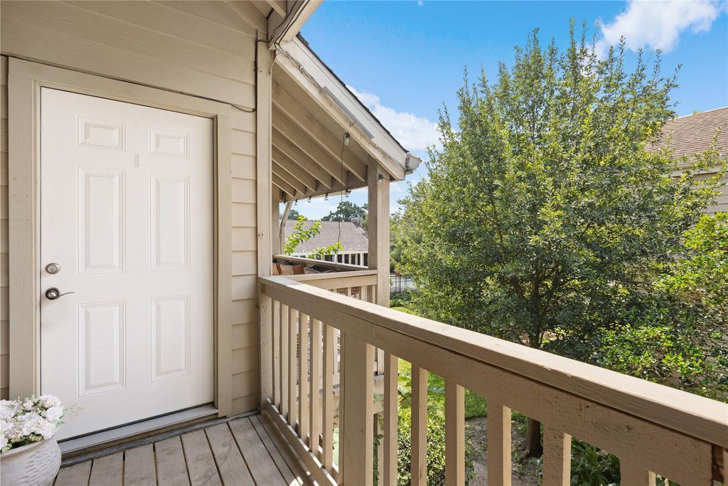 2100 Tanglewilde Street 378, Houston, TX 77063