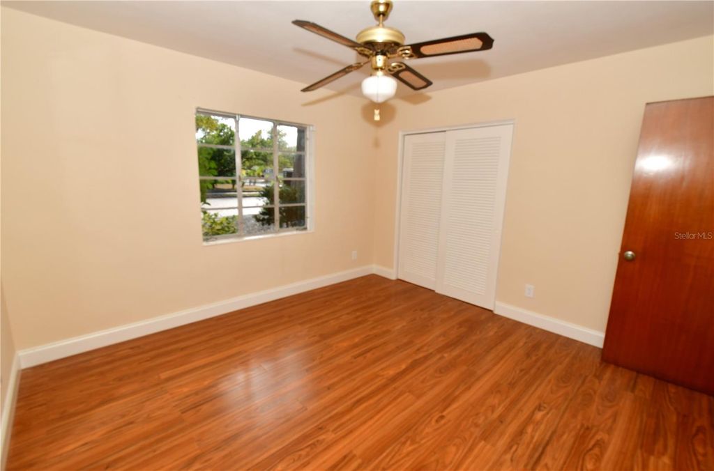 Image 12 of property listing at 5435 5TH AVENUE S, St Petersburg, FL 33707
