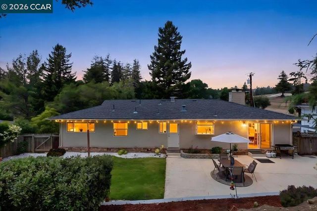 125 Elysian Fields Dr, Oakland, CA 94605