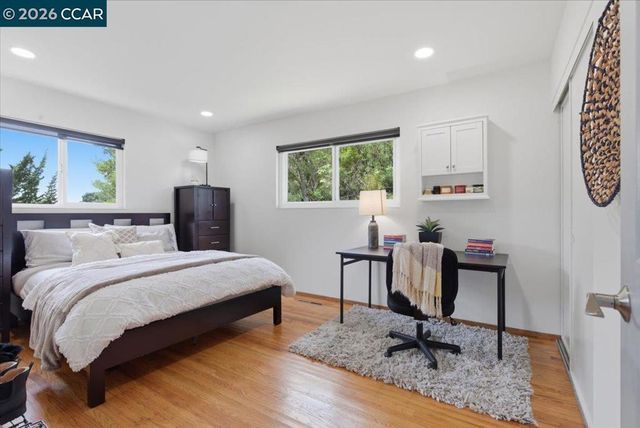 125 Elysian Fields Dr, Oakland, CA 94605