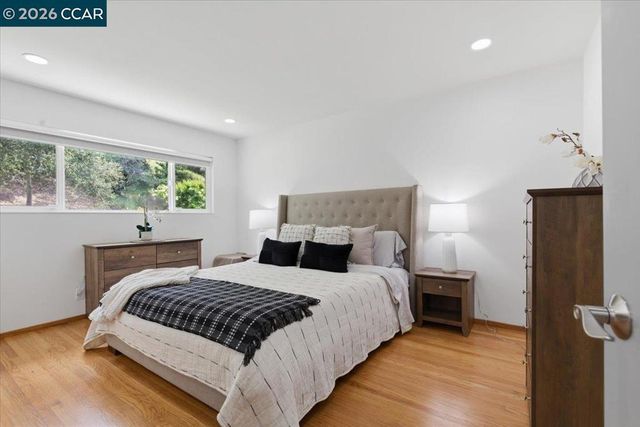 125 Elysian Fields Dr, Oakland, CA 94605