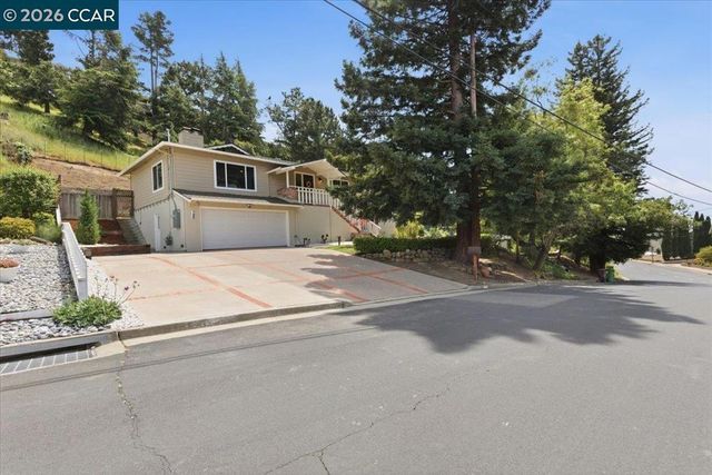 125 Elysian Fields Dr, Oakland, CA 94605