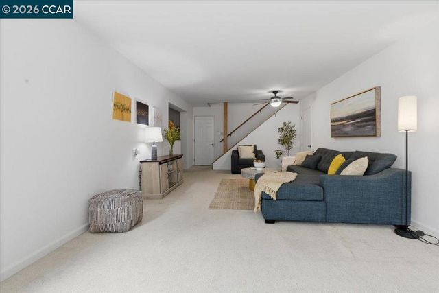 125 Elysian Fields Dr, Oakland, CA 94605