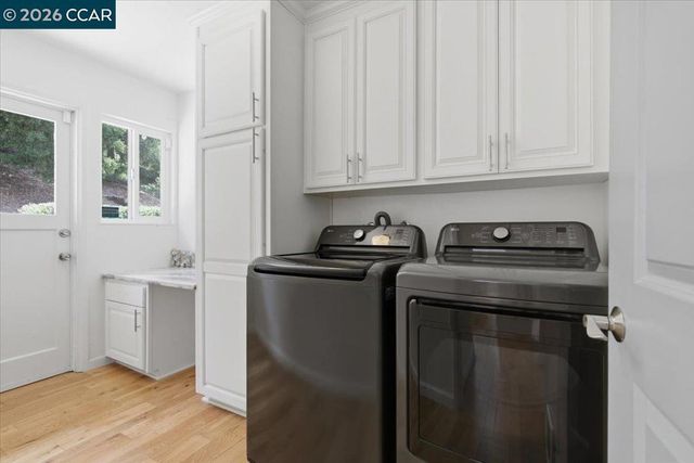 125 Elysian Fields Dr, Oakland, CA 94605