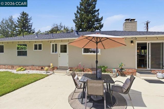 125 Elysian Fields Dr, Oakland, CA 94605