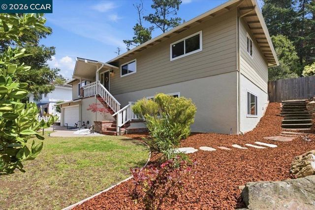 125 Elysian Fields Dr, Oakland, CA 94605