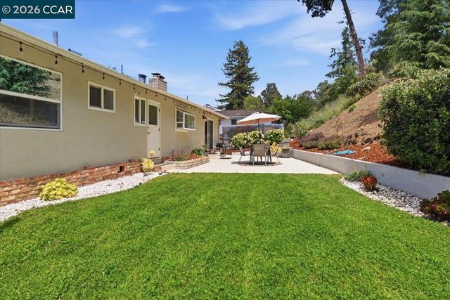 125 Elysian Fields Dr, Oakland, CA 94605