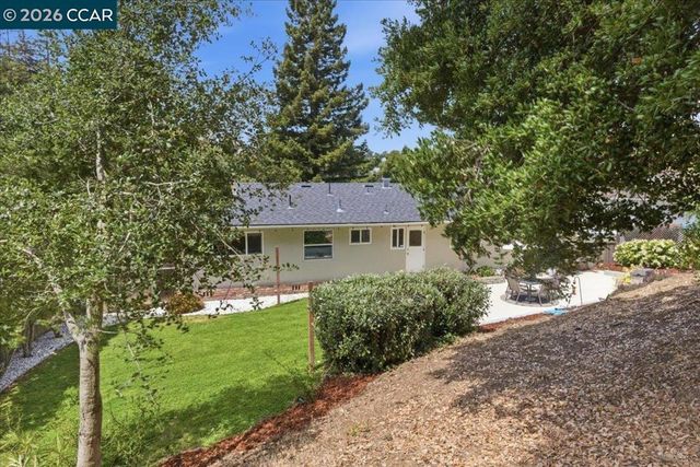 125 Elysian Fields Dr, Oakland, CA 94605